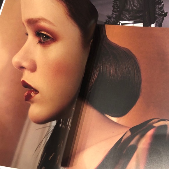 Louis Vuitton Pre-Fall 2011 Book - Picture 7 of 8